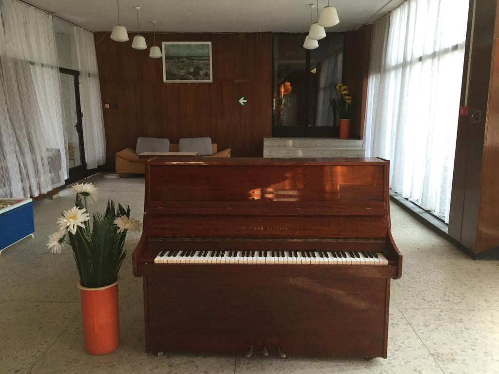 Hotel Tango Zlatni pjasătsi Eksteriør bilde