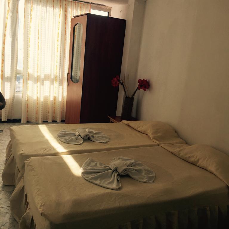 Hotel Tango Zlatni pjasătsi Eksteriør bilde