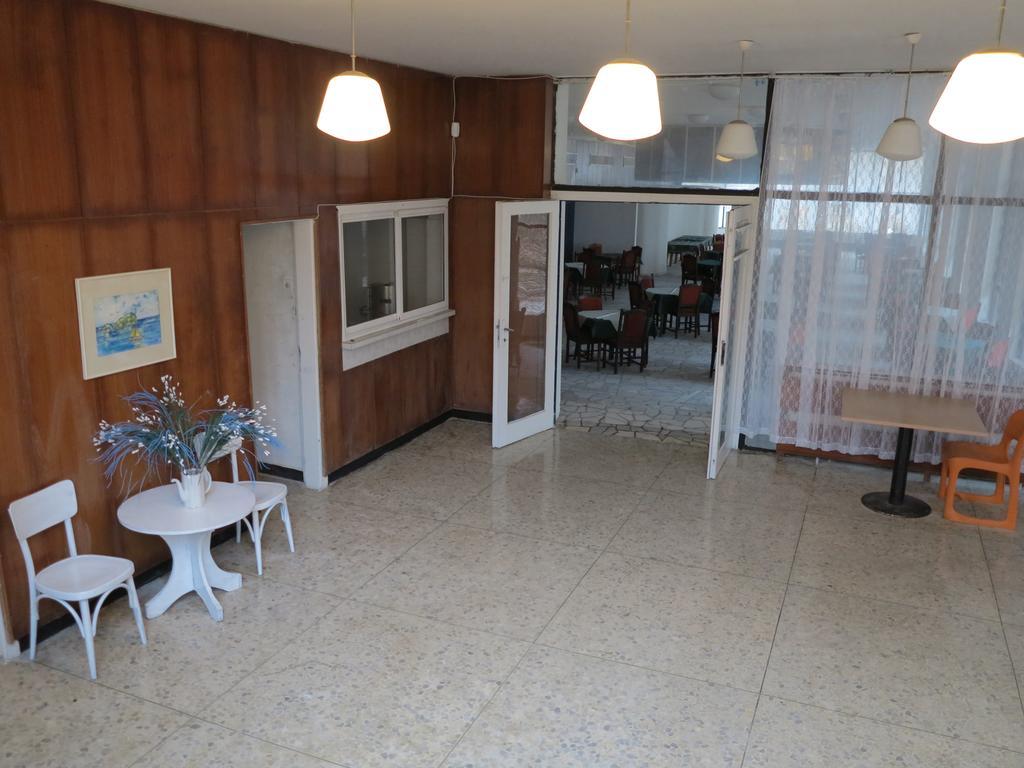 Hotel Tango Zlatni pjasătsi Eksteriør bilde
